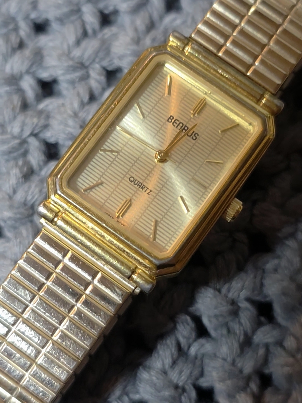 ​Vintage Benrus Quartz Gold Tone Tank Watch – New Battery - Speidel Band